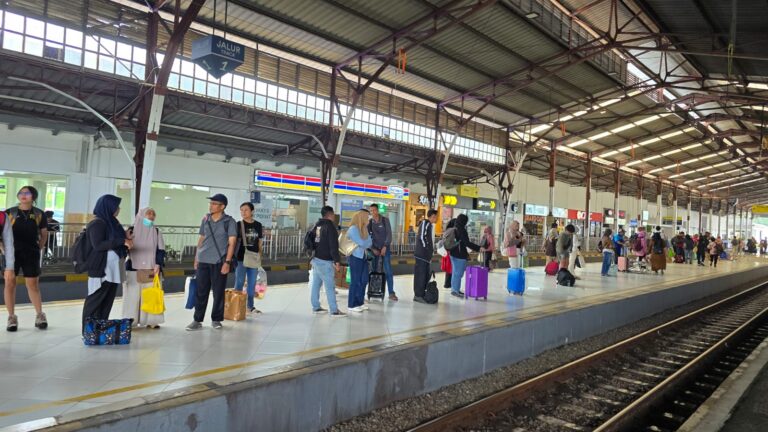 KAI-Kepadatan-Penumpang-1-2